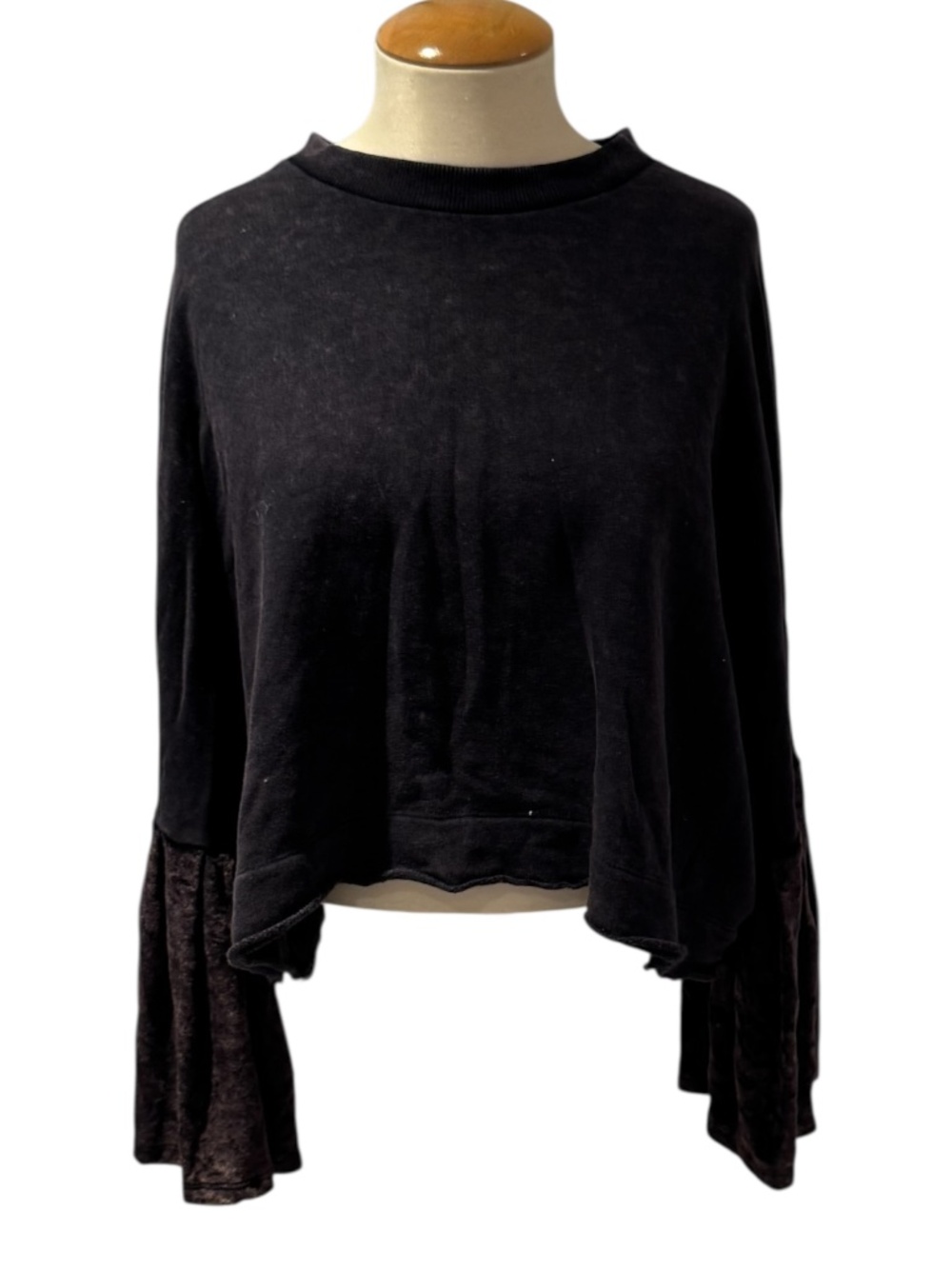 FREE PEOPLE black boxy & oversized sweatshirt w/ velvet draped sleeves - size xs